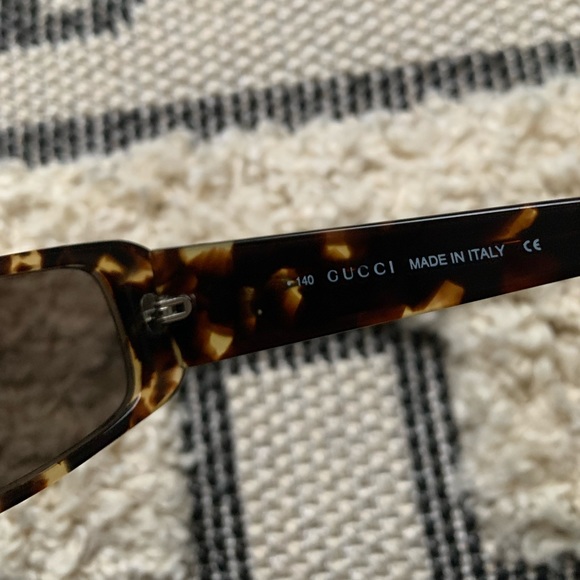 Authentic Gucci sunglasses - Picture 5 of 10